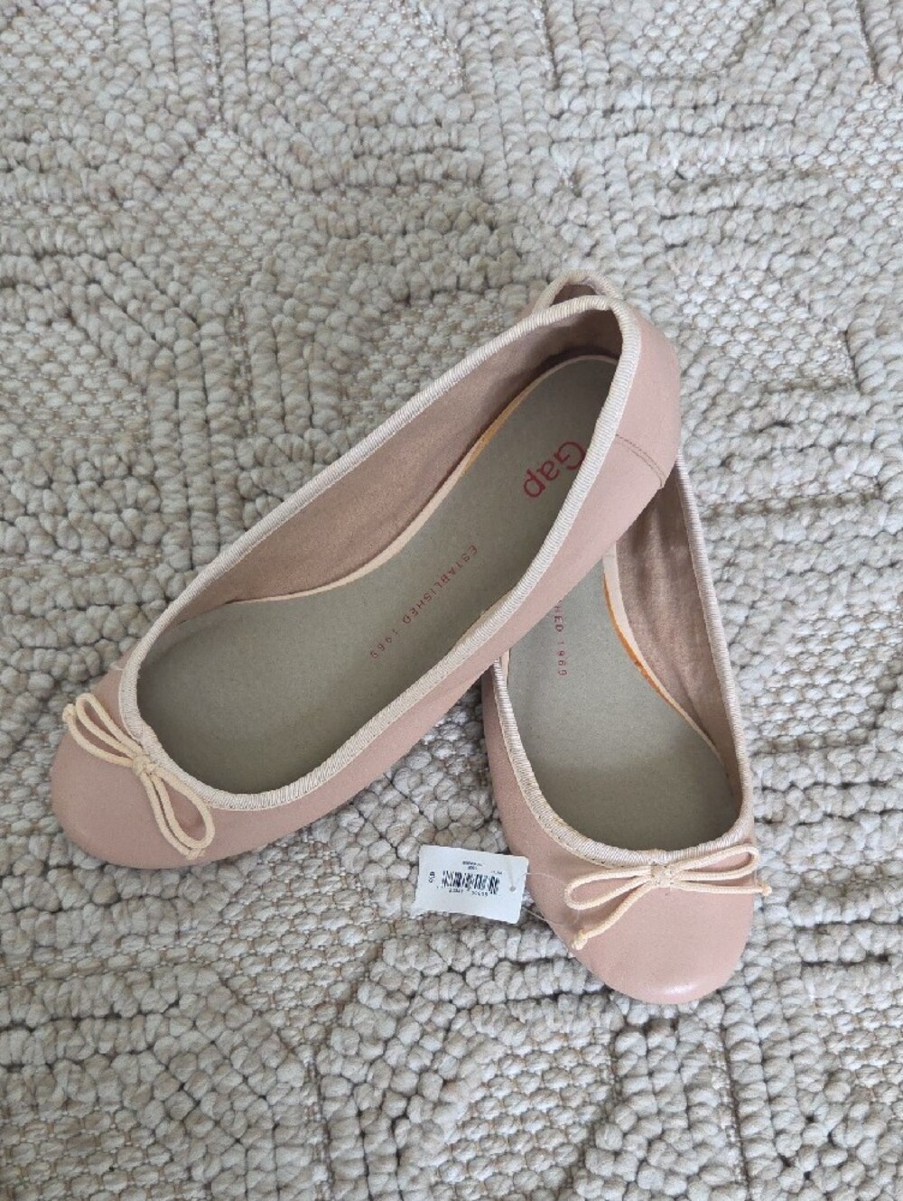 GAP Women's Ballet Flats in Soft Pink with Bow - Picture 2 of 4